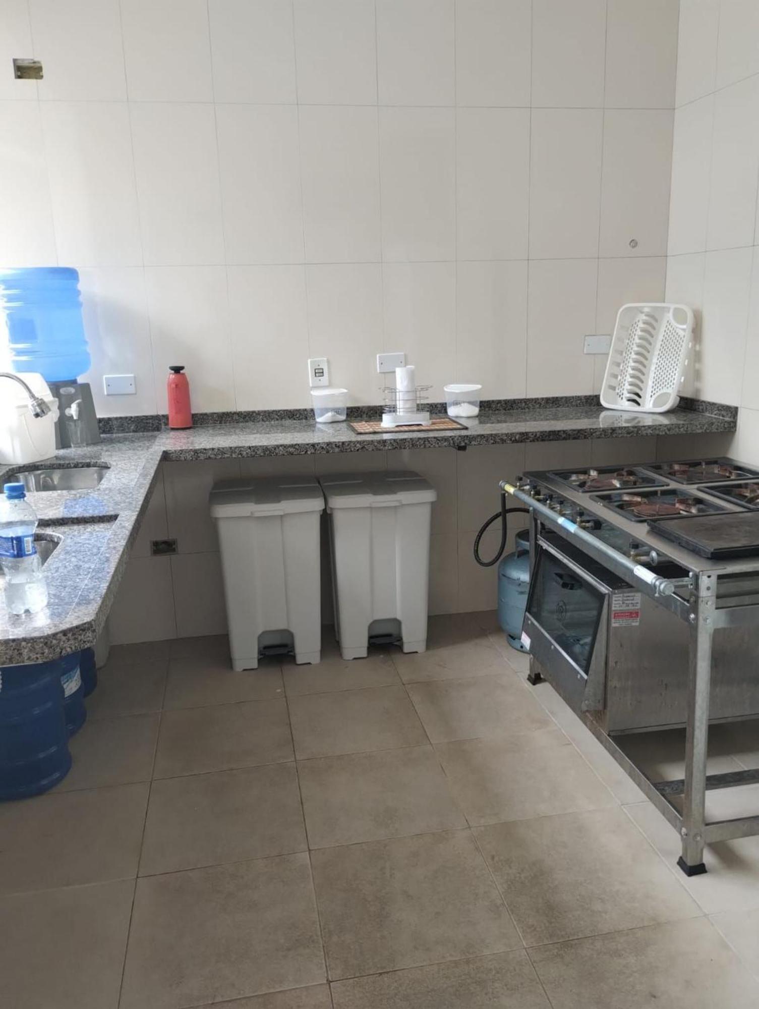 Piscina 6 Quarto 300M Praia Jardim Churrasqueira 16 Pessoas Garagem 3 Carros Monitoramento 24 Horas Mesa De Sinuca Itanhaém Dış mekan fotoğraf